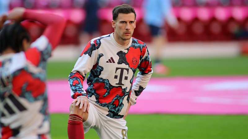Leon Goretzka (FC Bayern München) beim Aufwärmen | Bild: picture alliance / Wagner Leon Goretzka (FC Bayern München) beim Aufwärmen