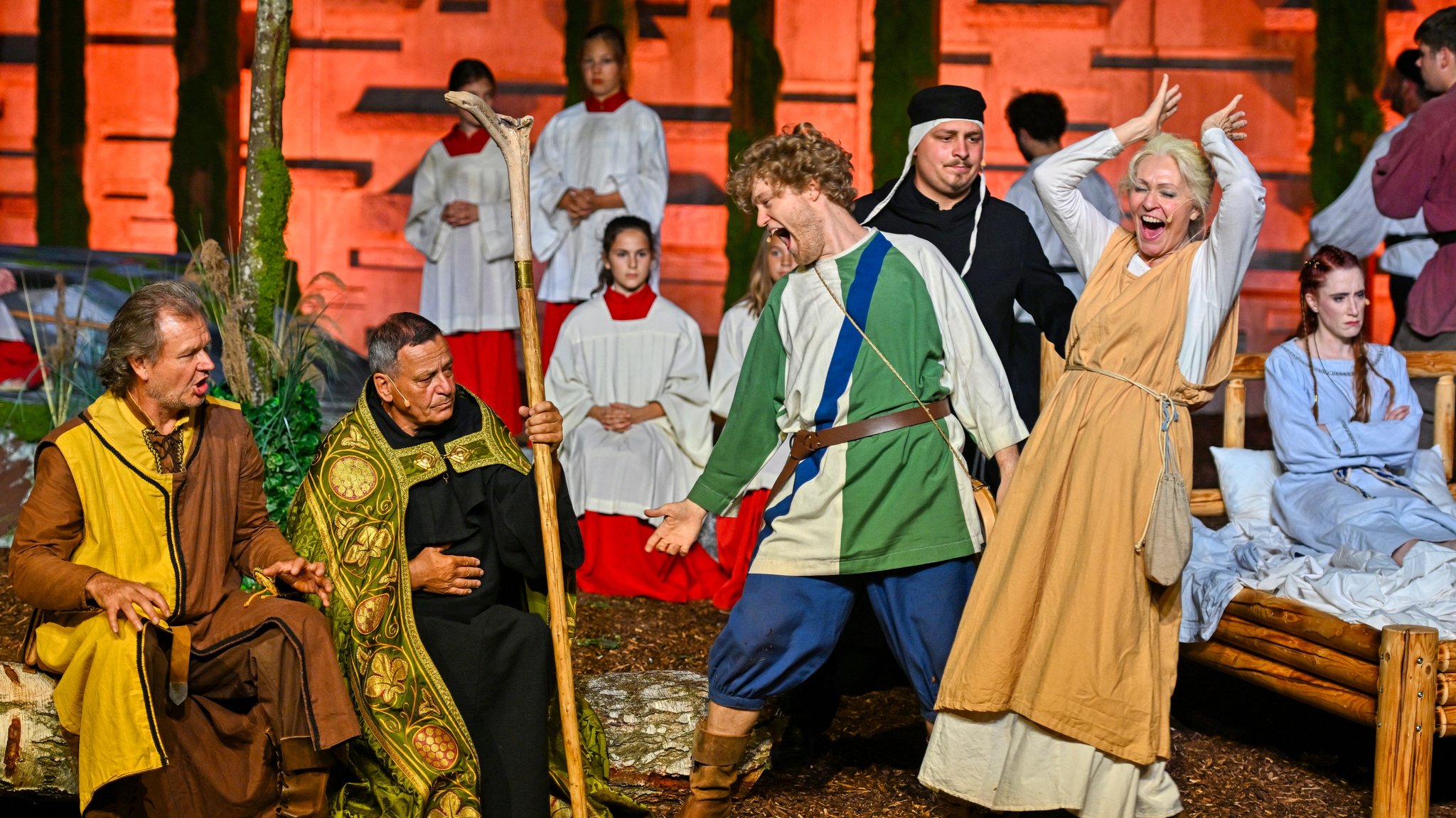 Szene aus dem Historienspiel mit dem die Stadt Plattling ihre Erwähnung als "Pledelingen" im berühmten Nibelungenlied feiert. | Bild: Förderverein Nibelungen-Festspiel e.V., Karl Janker sen. Szene aus dem Historienspiel mit dem die Stadt Plattling ihre Erwähnung als "Pledelingen" im berühmten Nibelungenlied feiert.