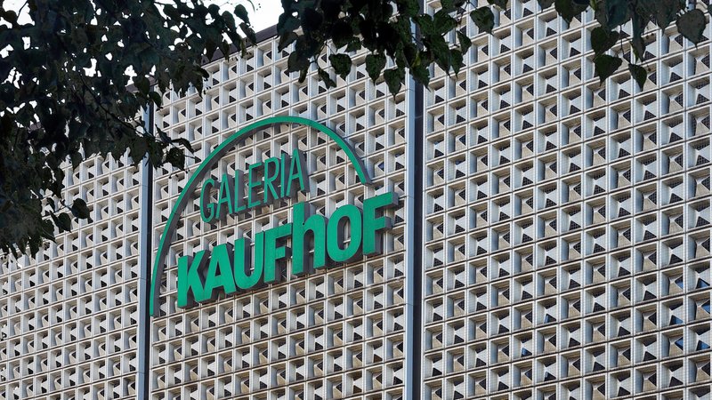 Schriftzug "Galeria Kaufhof" an einem Gebäude (Archivbild) | Bild: picture alliance / imageBROKER | Manfred Bail Schriftzug "Galeria Kaufhof" an einem Gebäude (Archivbild)