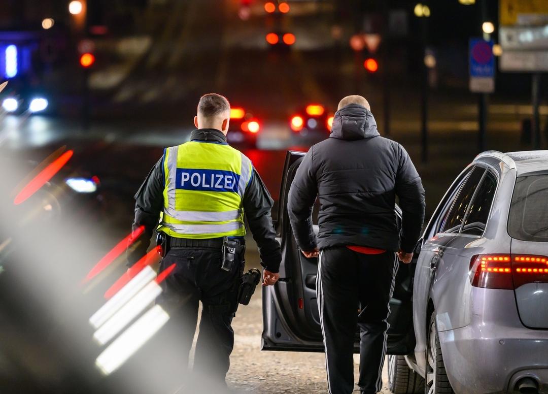 (Symbolbild) Im September 2024 eingeführte Grenzkontrollen haben bis Ende Dezember des vergangenen Jahres 140 Millionen Euro gekostet. 