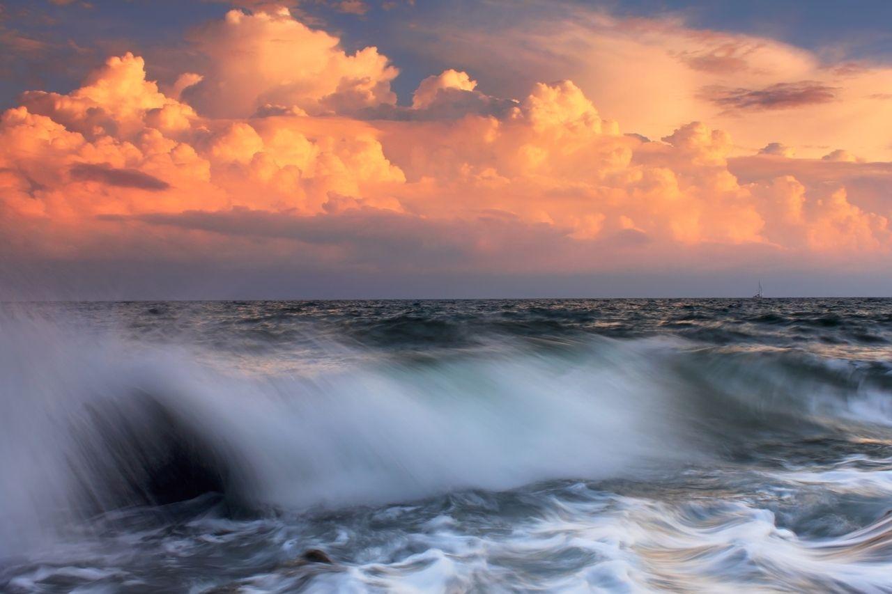 El Niño ist ein "normales", wiederkehrendes Wetter-Phänomen. Doch wenn ein starker El Niño auf die durch den Klimawandel aufgeheizte Erde trifft, heizen sich beide Probleme gegenseitig an.