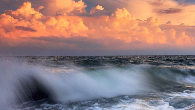 El Niño ist ein "normales", wiederkehrendes Wetter-Phänomen. Doch wenn ein starker El Niño auf die durch den Klimawandel aufgeheizte Erde trifft, heizen sich beide Probleme gegenseitig an. | Bild: colourbox.com El Niño ist ein "normales", wiederkehrendes Wetter-Phänomen. Doch wenn ein starker El Niño auf die durch den Klimawandel aufgeheizte Erde trifft, heizen sich beide Probleme gegenseitig an.