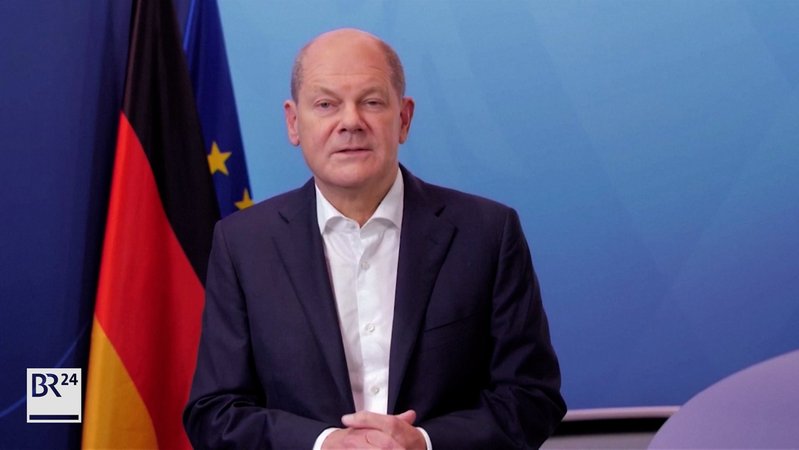 Bundeskanzler Olaf Scholz hat sich für Erleichterungen bei der Einbürgerung in Deutschland ausgesprochen.
