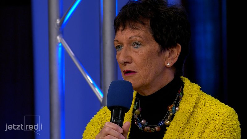 Die SPD-Politikerin Inge Aures bedauert "strategische Fehler", die vielerorts gemacht worden seien. Einkaufszentren am Stadtrand hätten maßgeblich dazu beigetragen