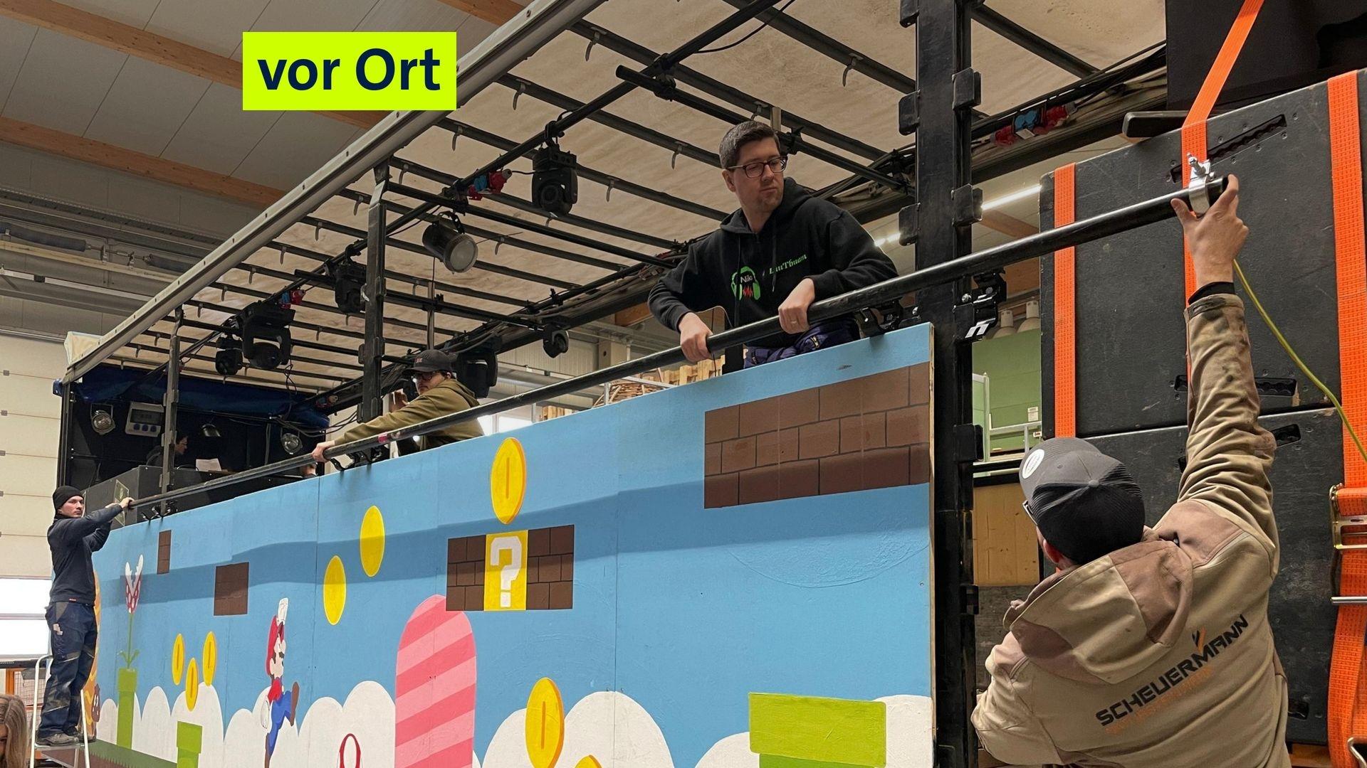 Die LauTbuam aus dem Landkreis Würzburg West bauen seit 2013 einen eigenen Faschingswagen.