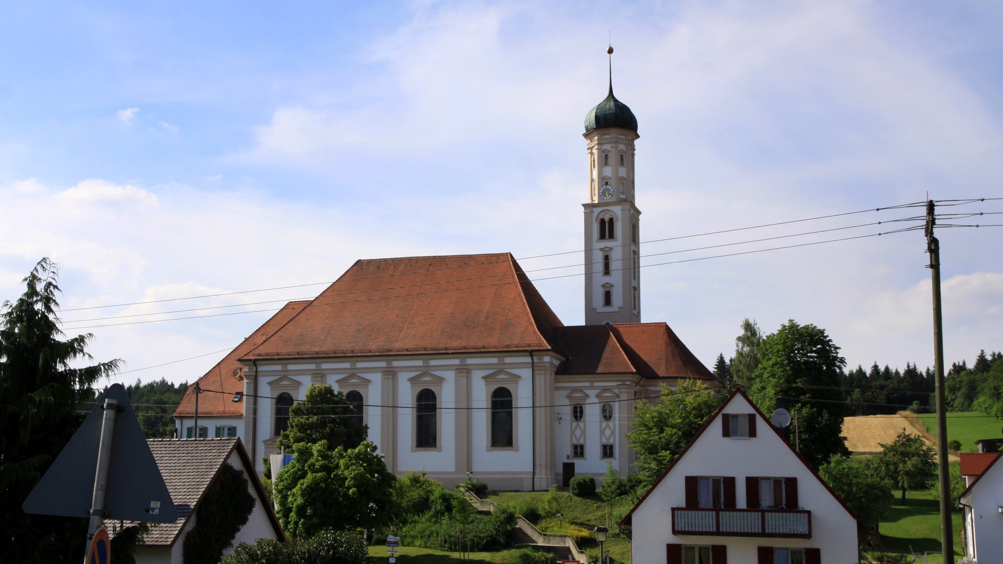 Die Wallfahrtskirche St. Michael in Violau. | Bild: pa/dpa | Christine König Die Wallfahrtskirche St. Michael in Violau.