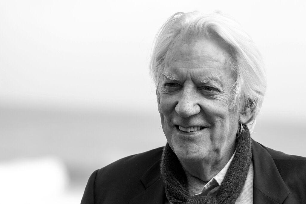 ARCHIV - 26.09.2019, Spanien, Madrid: Donald Sutherland, Schauspieler aus Kanada, lässt sich am Rande des Filmfestivals San Sebastián fotografieren. Der kanadische Schauspieler Donald Sutherland ist tot. Foto: Raúl Terrel/Europa Press/dpa +++ dpa-Bildfunk +++