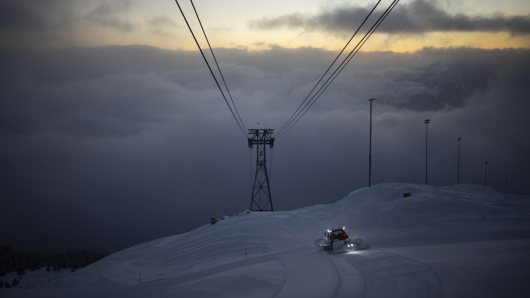 Skigebiet und nahender Sturm (Symbolbild)