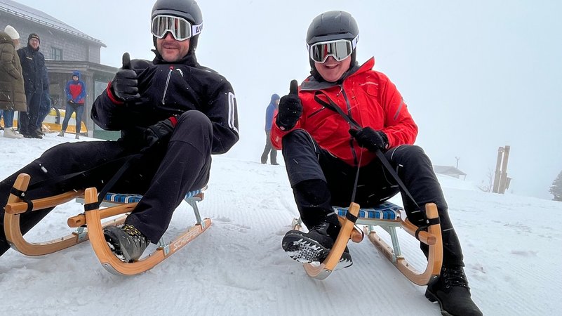 Zwei Schlittenfahrer gut ausgerüstet. | Bild: BR / Kühne Zwei Schlittenfahrer gut ausgerüstet.