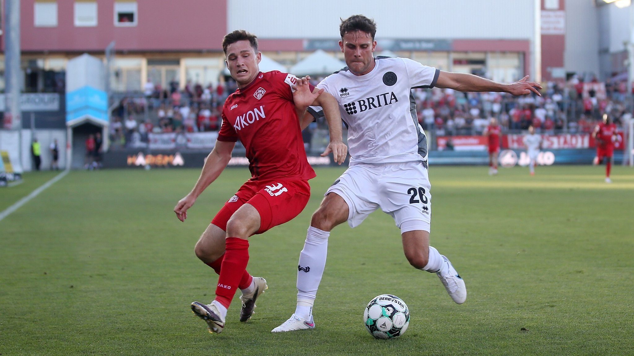 Spielszene: Würzburg - Wehen Wiesbaden | Bild: picture alliance / Frank Scheuring / foto-scheuring | Frank Scheuring Spielszene: Würzburg - Wehen Wiesbaden