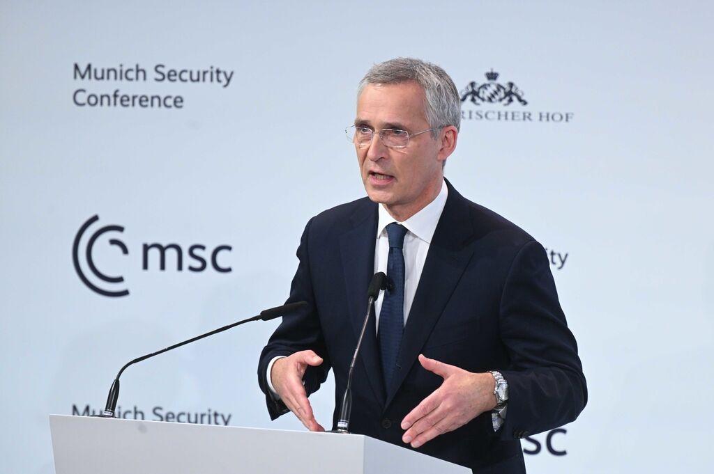 ARCHIV - 18.02.2023, Bayern, München: Jens Stoltenberg nimmt an der Münchner Sicherheitskonferenz teil. (zu dpa: «Offiziell: Stoltenberg löst Heusgen als MSC-Chef ab») Foto: Felix Hörhager/dpa +++ dpa-Bildfunk +++
