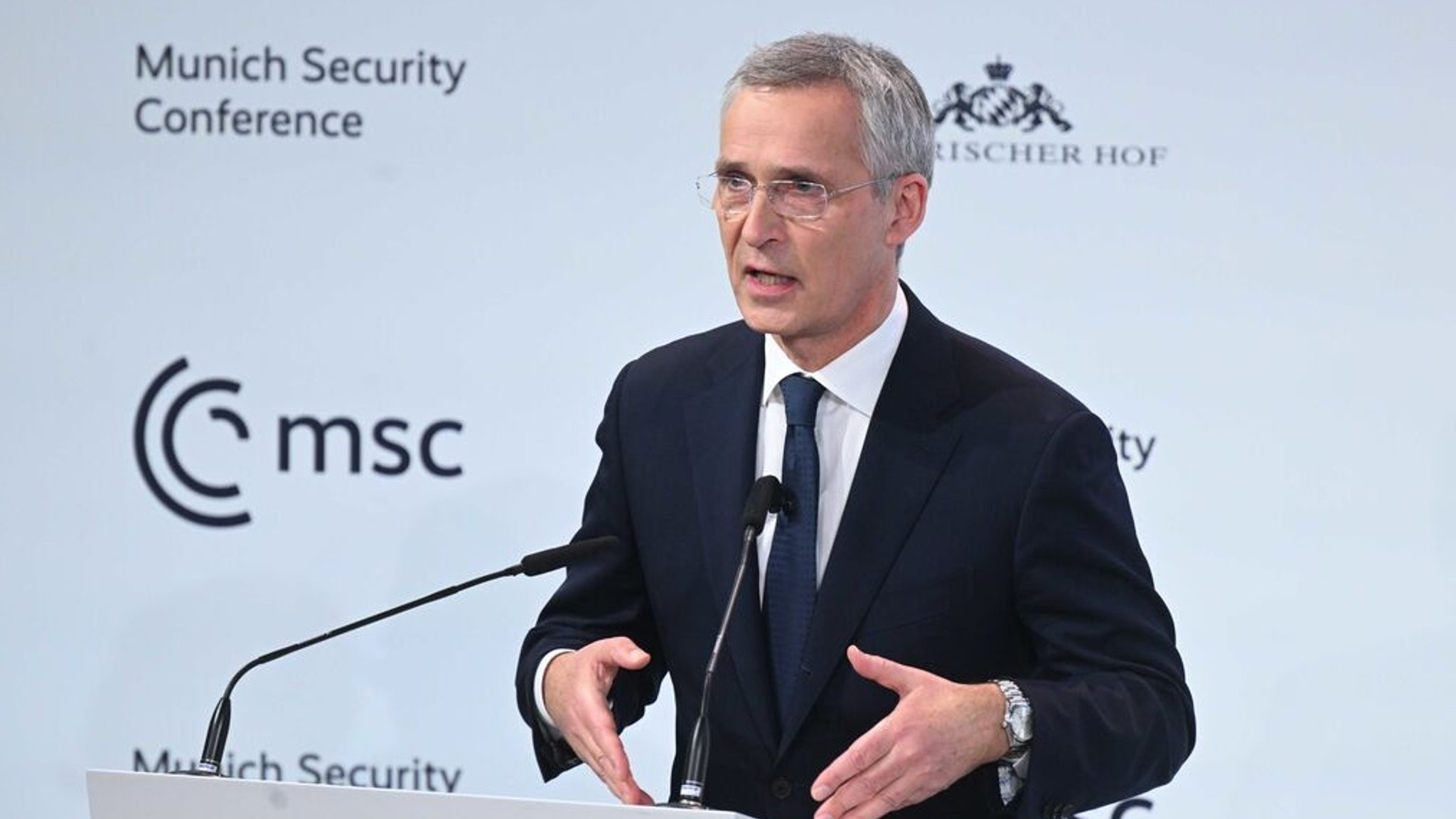 ARCHIV - 18.02.2023, Bayern, München: Jens Stoltenberg nimmt an der Münchner Sicherheitskonferenz teil. (zu dpa: «Offiziell: Stoltenberg löst Heusgen als MSC-Chef ab») Foto: Felix Hörhager/dpa +++ dpa-Bildfunk +++