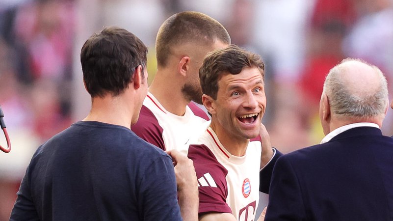 Thomas Müller und Uli Hoeneß | Bild: picture-alliance/dpa Thomas Müller und Uli Hoeneß