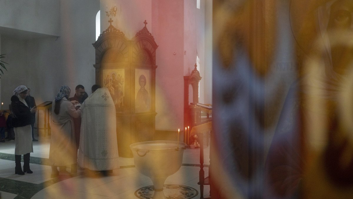 Eine orthodoxe Tauffeier im umkämpften Odessa. Die griechisch-katholische Kirche leidet unter Repressalien der russischen Besatzer.