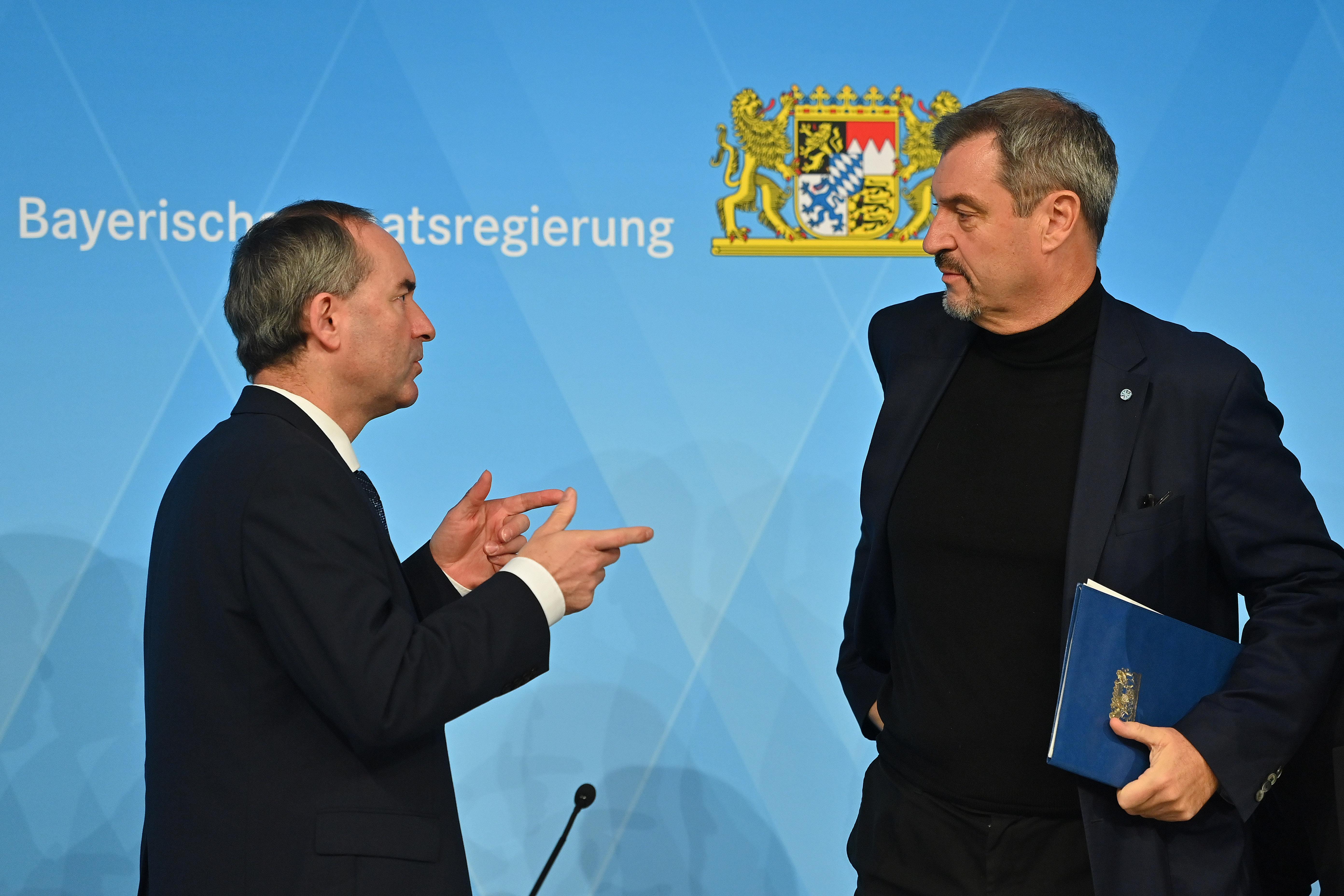 Ministerpräsident Markus Söder mit Wirtschaftsminister Aiwanger