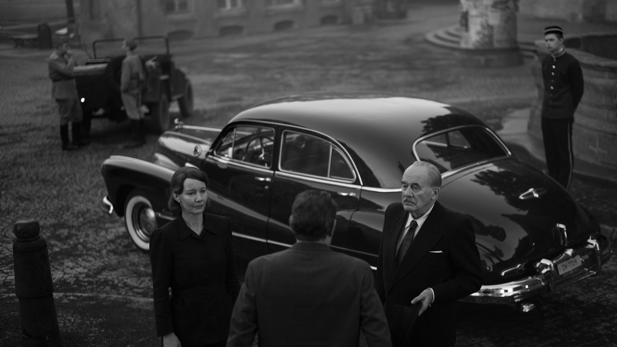 "Vaterland"-Filmszene: Die Reise führt die Manns von West- nach Ostdeutschland von 1949. | Bild: Agata Grzybowsk "Vaterland"-Filmszene: Die Reise führt die Manns von West- nach Ostdeutschland von 1949.