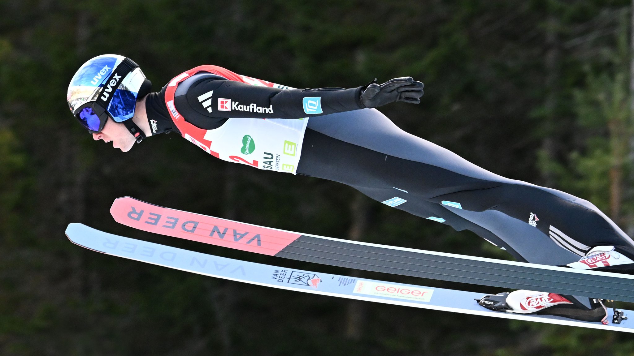 Wintersport-Ticker: Geiger sorgt für ersten deutschen Saisonsieg