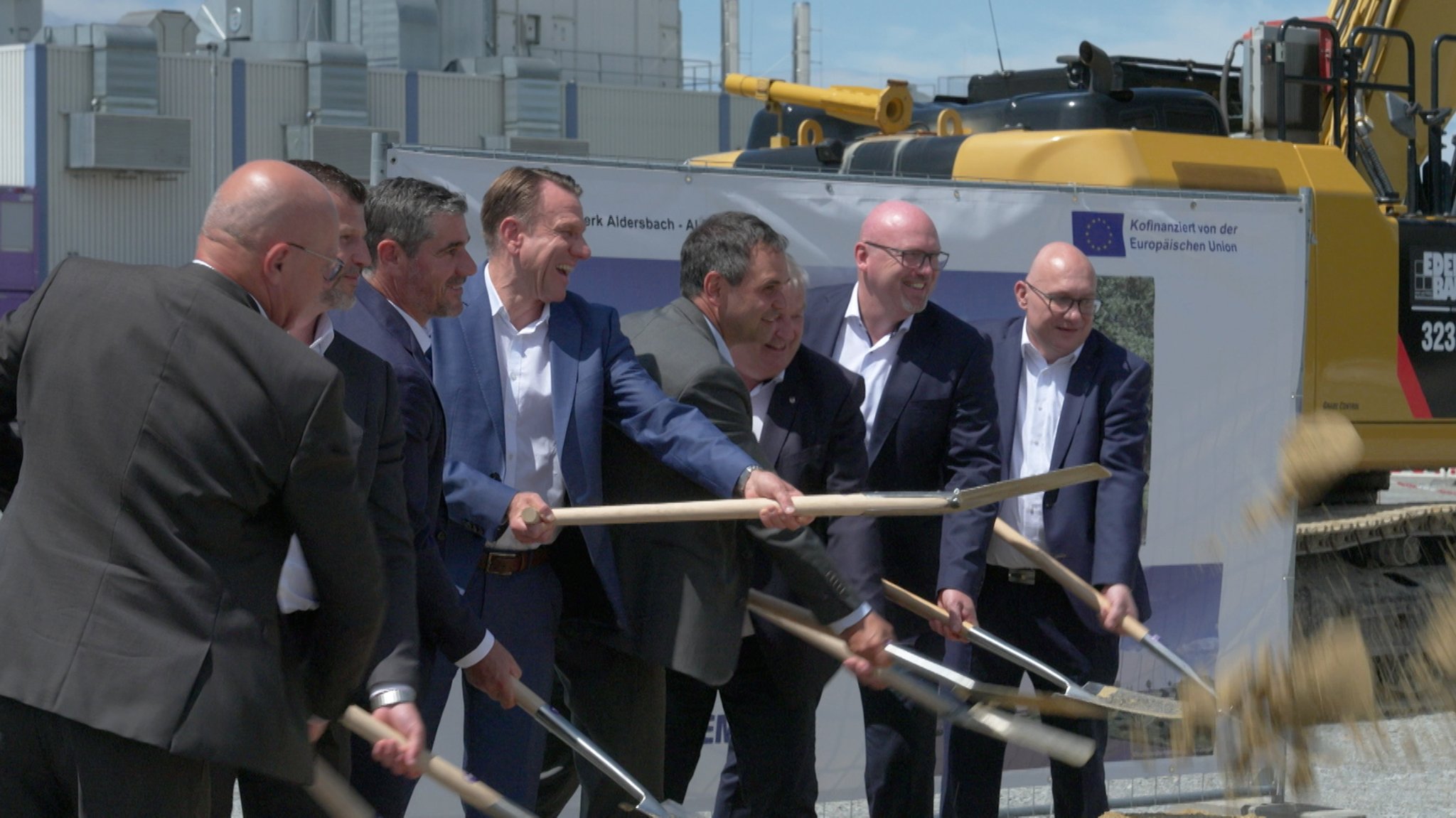 Symbolischer Spatenstich bei Knorr-Bremse in Aldersbach.