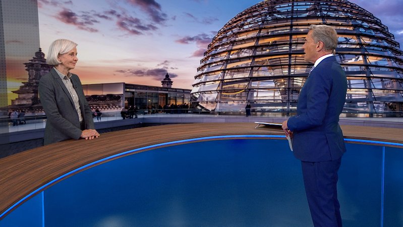 Politikforscherin Ursula Münch zum Grünen-Parteitag | Bild: BR Politikforscherin Ursula Münch zum Grünen-Parteitag