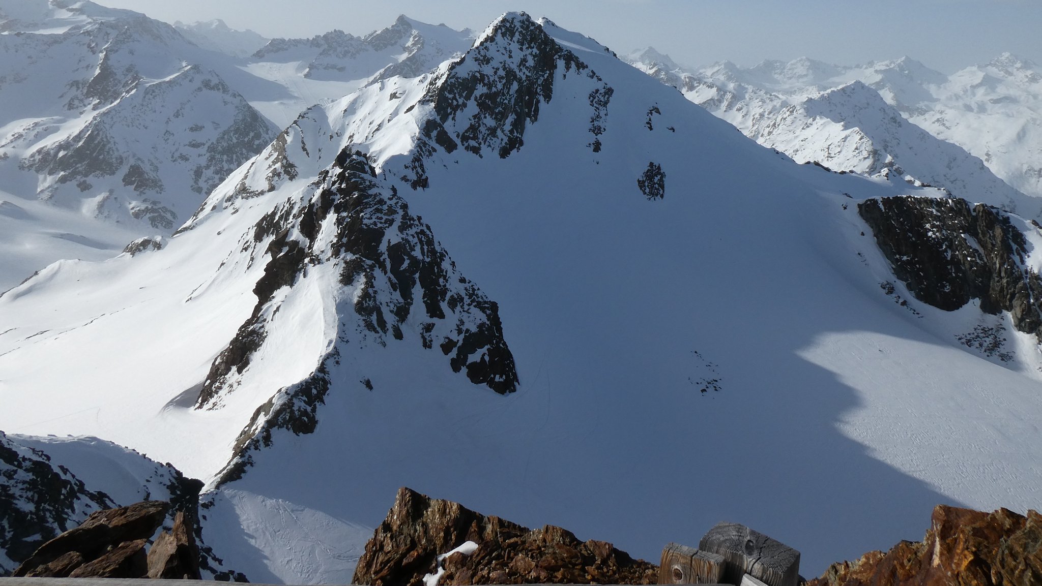 Die Betreiber der Pitztaler und Kaunertaler Gletscherbahnen haben Pläne für neue Lifte eingereicht.