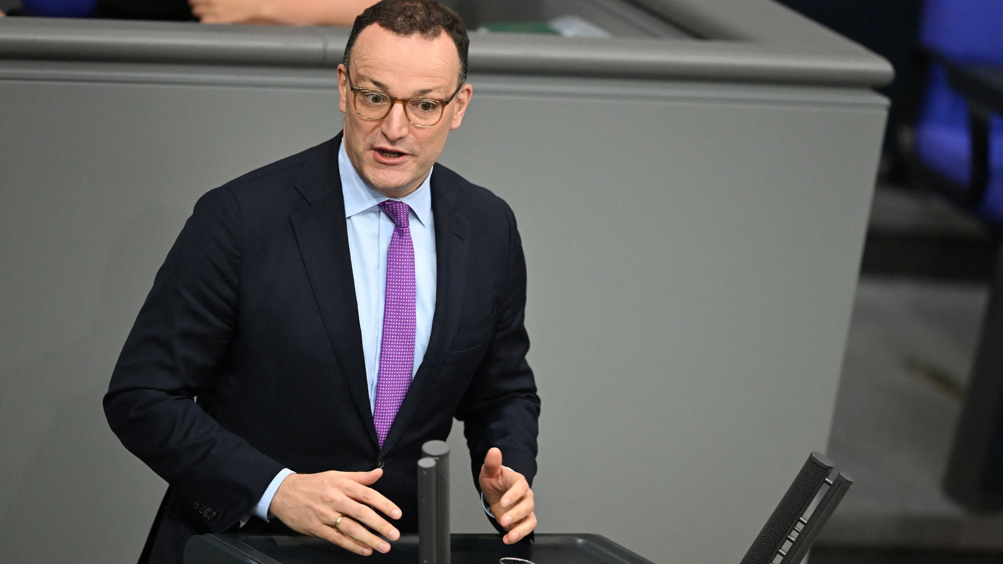Der ehemalige Unions-Fraktionsvorsitzende Jens Spahn hält nach Rücktritt und Sommerpause seine erste Bundestagsrede - als Mitglied des Haushaltsausschusses (Foto vom 09.09.2026) | Bild: dpa-Bildfunk/Michael Brandt Der ehemalige Unions-Fraktionsvorsitzende Jens Spahn hält nach Rücktritt und Sommerpause seine erste Bundestagsrede - als Mitglied des Haushaltsausschusses (Foto vom 09.09.2026)