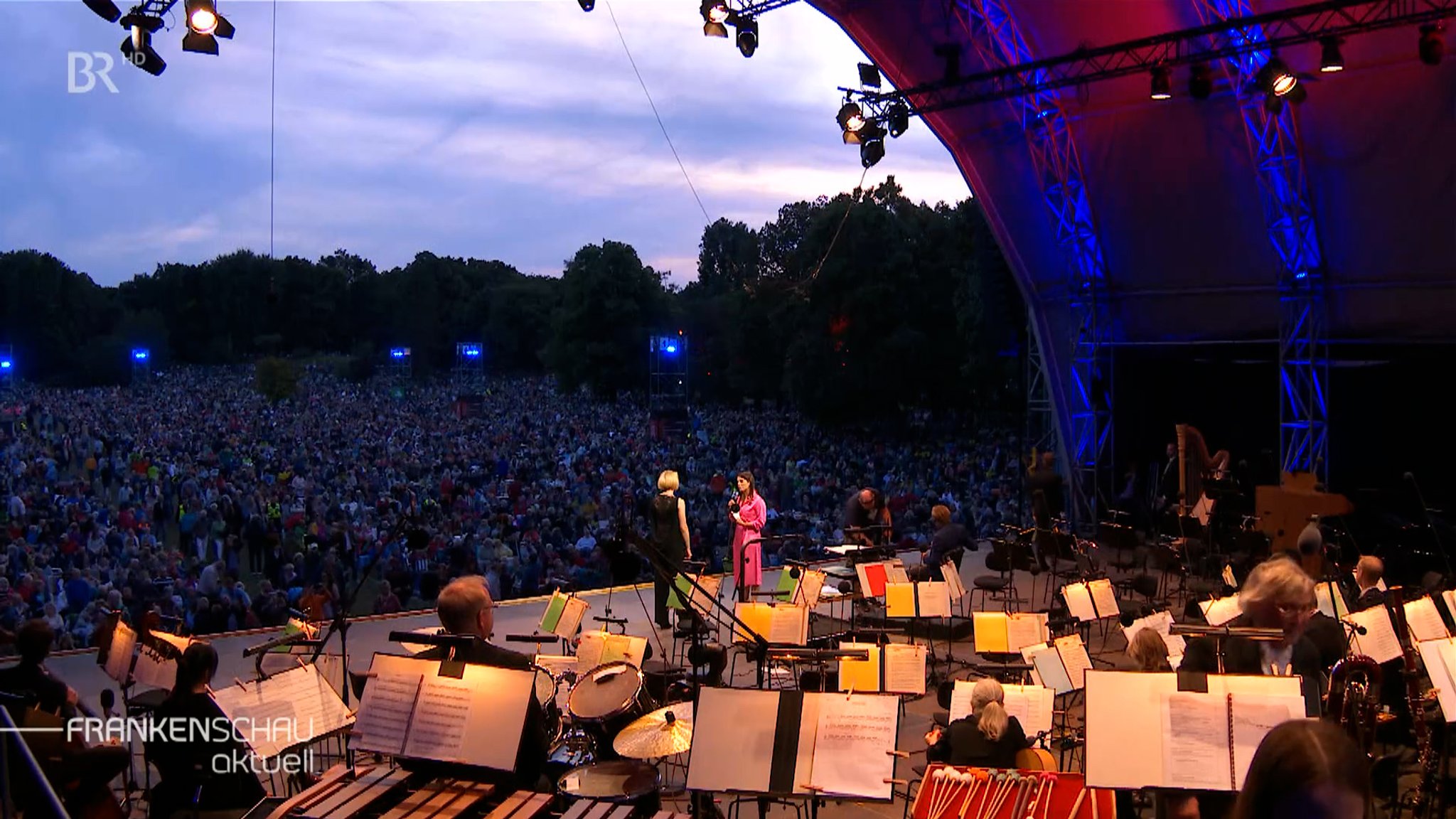 Die Bühne des Klassik Open Air-Konzerts in Nürnberg.