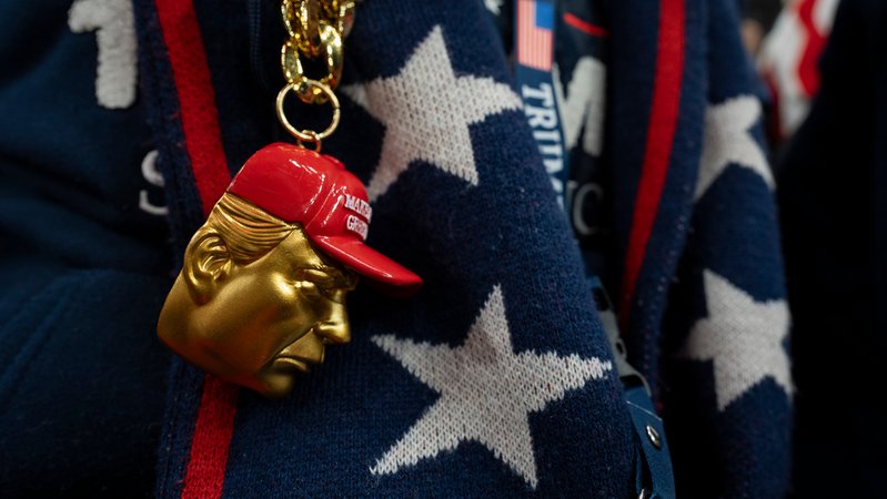 Trump-Anhänger | Bild: picture alliance / newscom | Ken Cedeno Trump-Anhänger