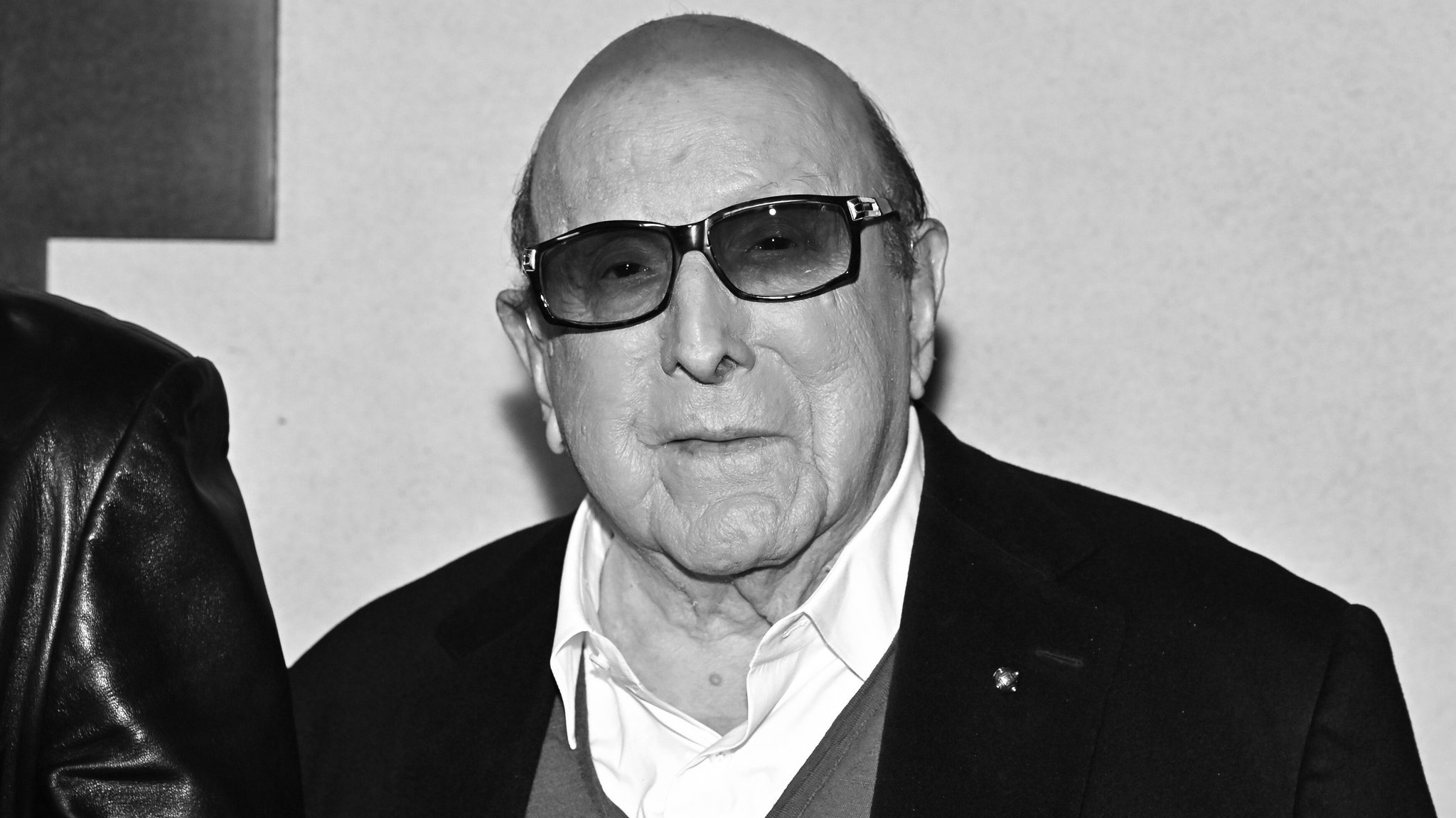 (Archivbild) Musikproduzent Clive Davis ist mit 94 Jahren verstorben.