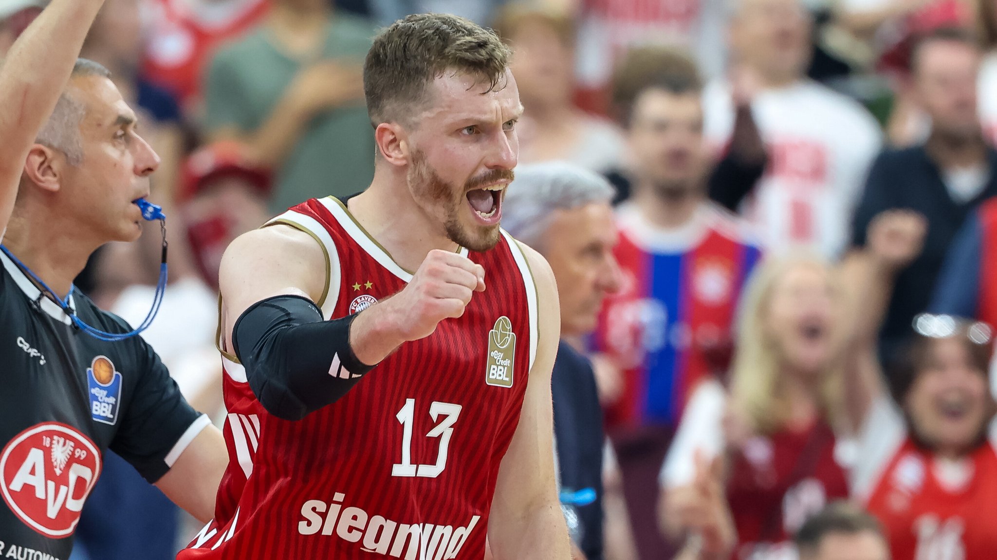 Dank Obst-Show: FCB-Basketball holt Spiel eins gegen Berlin
