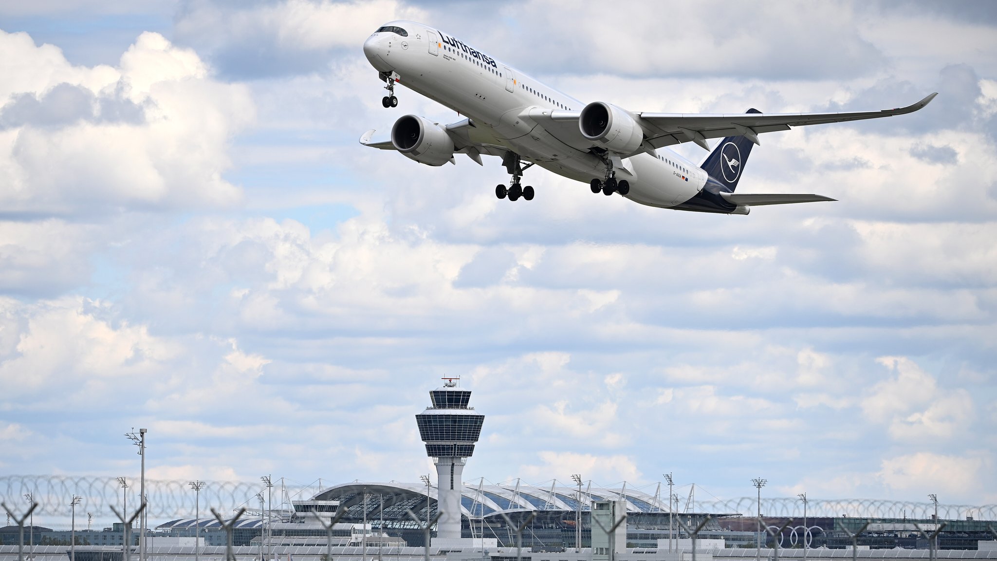 Krieg in Nahost: Lufthansa setzt Flüge von und nach Tel Aviv aus