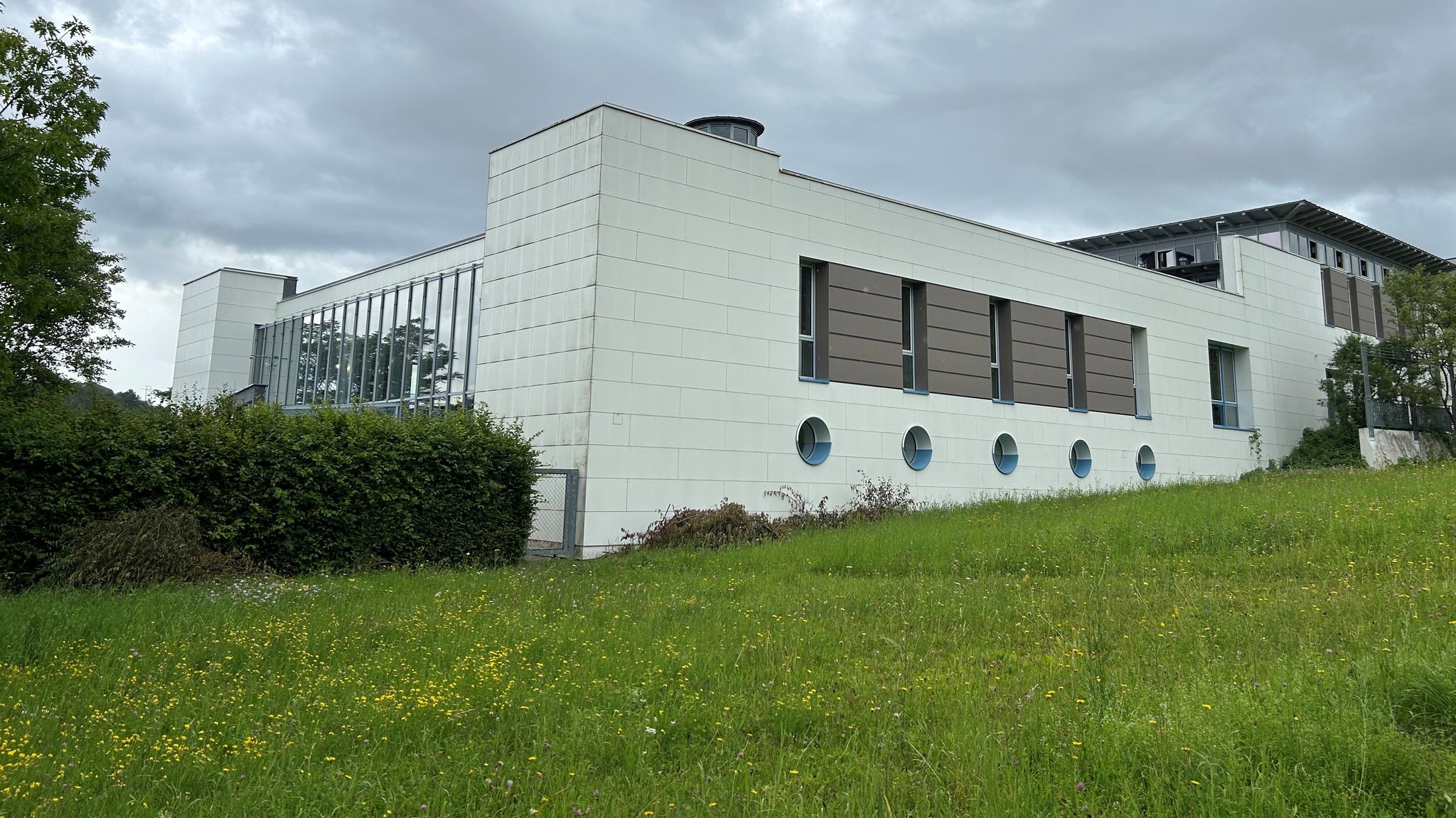 Die Therme in Bad Abbach von außen. 