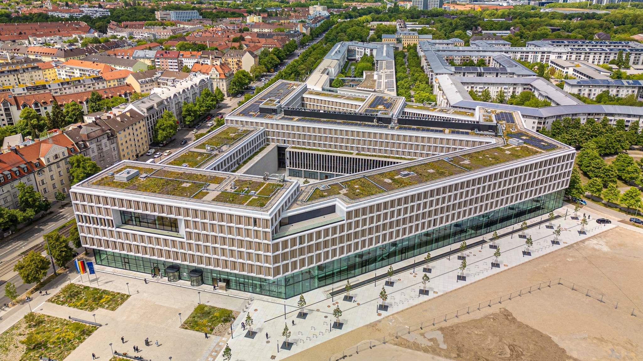 Alles unter einem Dach: Münchner Strafjustizzentrum eingeweiht