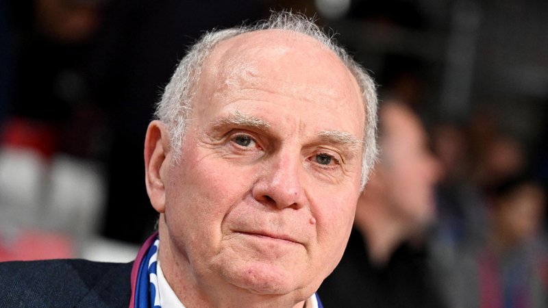 ARCHIV - 09.01.2024, Bayern, München: Basketball: Euroleague, FC Bayern München - Real Madrid. Uli Hoeneß, Ehrenpräsident des FC Bayern München, vor dem Spiel. (zu dpa: «Hoeneß über Wirtz-Transfer: Macht liegt bei Bayer Leverkusen») Foto: Ulrich Gamel/Bildagentur kolbert-press/dpa +++ dpa-Bildfunk +++ | Bild: dpa-Bildfunk/Ulrich Gamel ARCHIV - 09.01.2024, Bayern, München: Basketball: Euroleague, FC Bayern München - Real Madrid. Uli Hoeneß, Ehrenpräsident des FC Bayern München, vor dem Spiel. (zu dpa: «Hoeneß über Wirtz-Transfer: Macht liegt bei Bayer Leverkusen») Foto: Ulrich Gamel/Bildagentur kolbert-press/dpa +++ dpa-Bildfunk +++