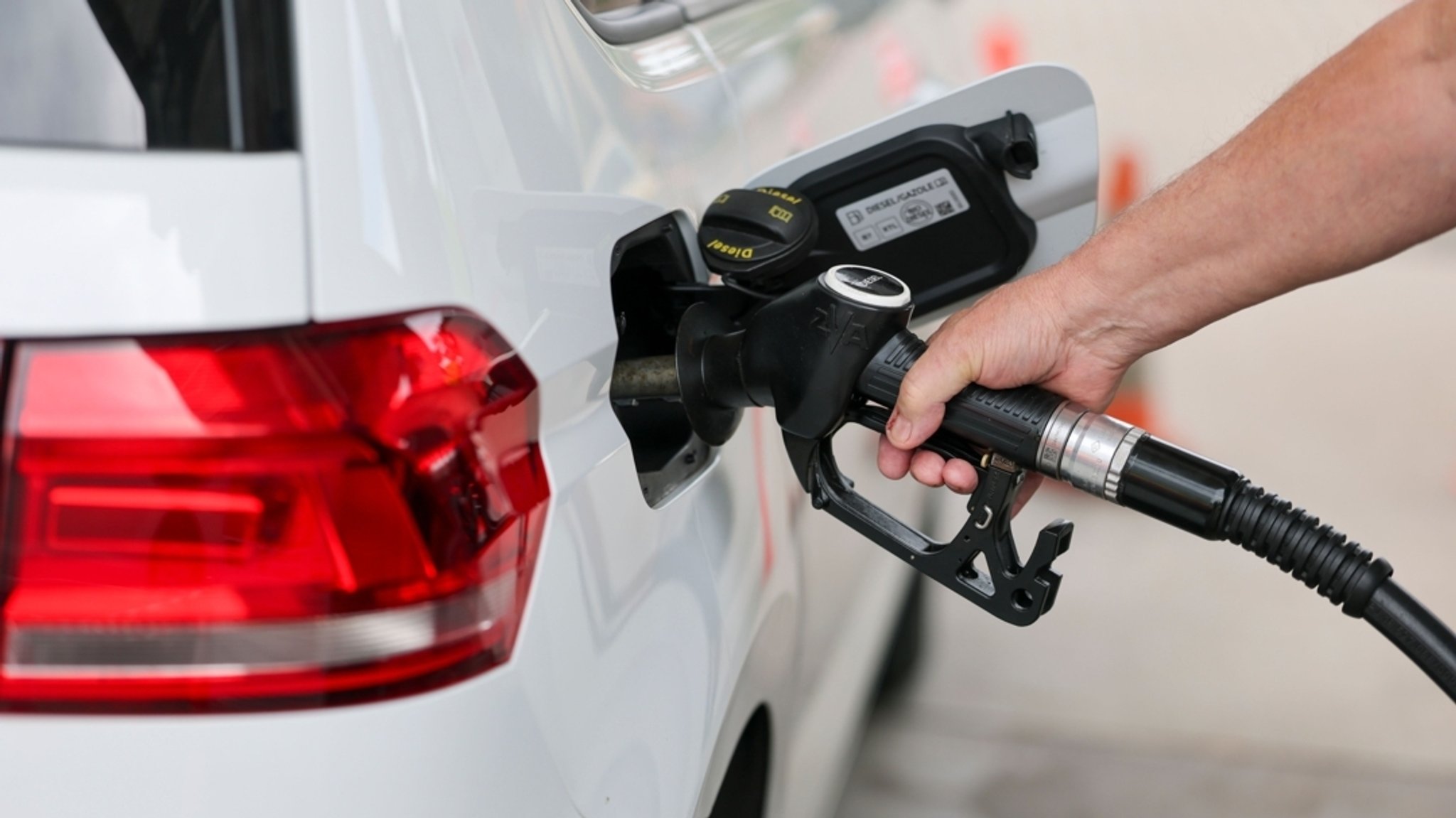 Diesel so teuer wie nie zuvor – Benzin teils mehr als drei Euro