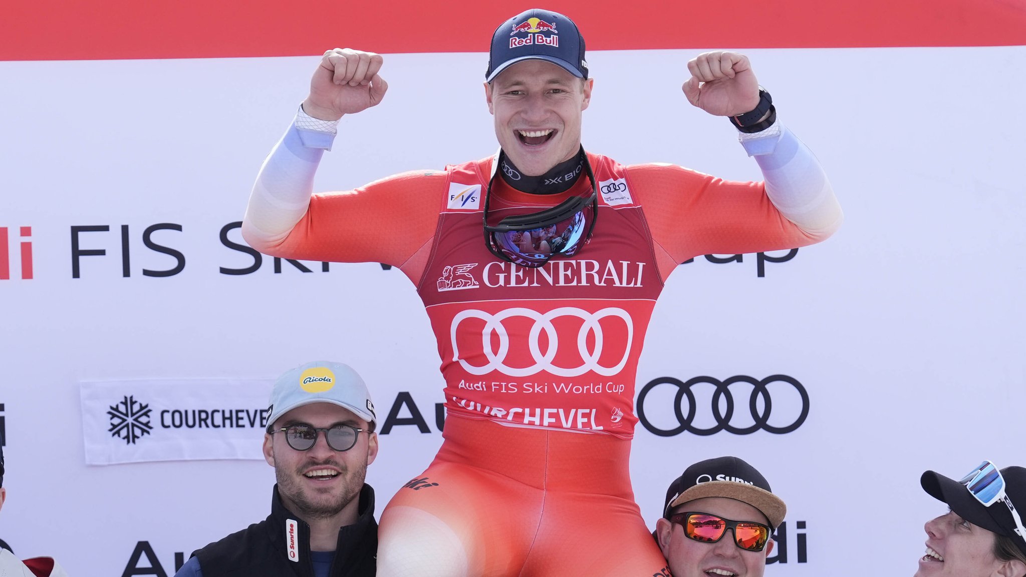 Marco Odermatt gewann in Courchevel den Gesamtweltcup