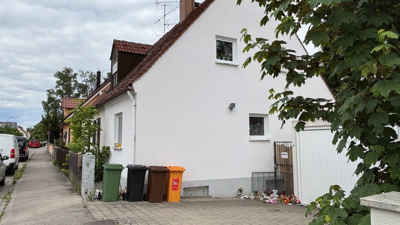 Das Haus im Augsburger Stadtteil Haunstetten, in dem die Mutter erschossen wurde | Bild: BR/Leinfelder Das Haus im Augsburger Stadtteil Haunstetten, in dem die Mutter erschossen wurde
