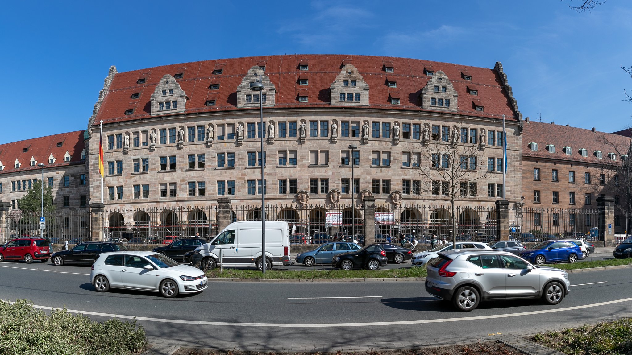 Der Justizpalast in Nürnberg mit dem Landgericht Nürnberg-Fürth und dem Oberlandesgericht Nürnberg.