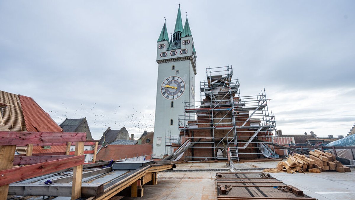 Wiederaufbau des Straubinger Rathauses
