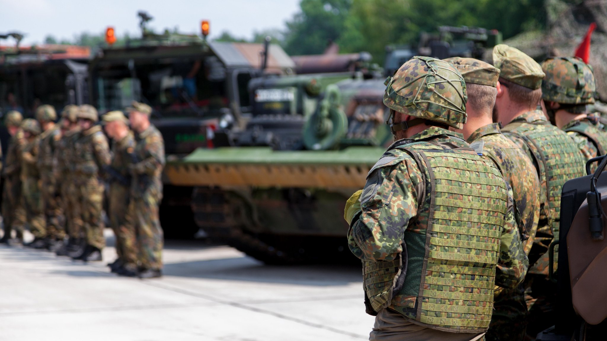 Bewerbermangel: Soldaten ohne deutschen Pass für Deutschland?