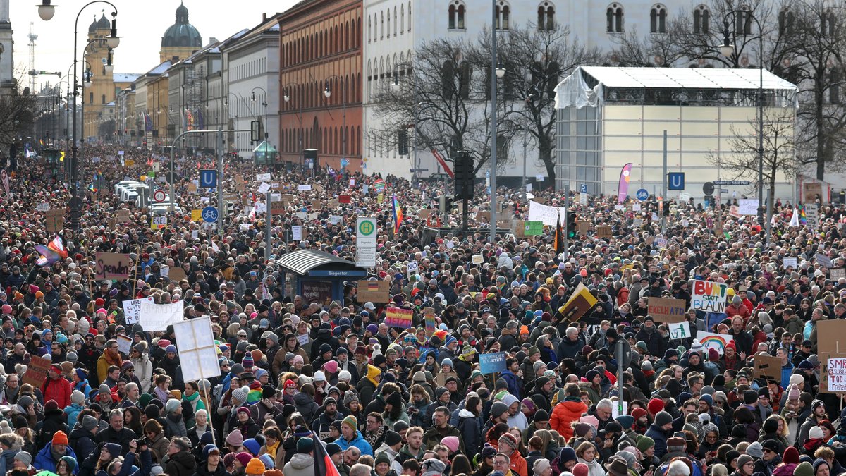 "Wiedereroberung der Straße": 910.000 bei Demos am Wochenende