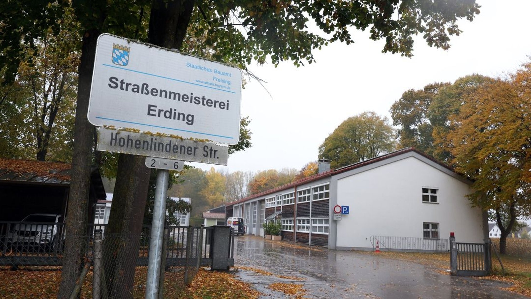 Bei einer Großübung der Bundeswehr war hier ein Soldat von einem Schuss aus einer Polizeiwaffe getroffen worden | Bild: dpa-Bildfunk/Karl-Josef Hildenbrand Bei einer Großübung der Bundeswehr war hier ein Soldat von einem Schuss aus einer Polizeiwaffe getroffen worden