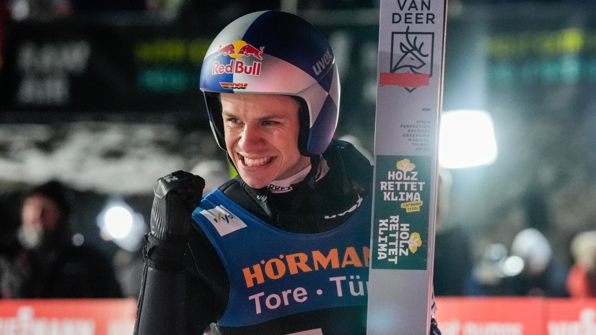 Andreas Wellinger jubelt in Vikersund