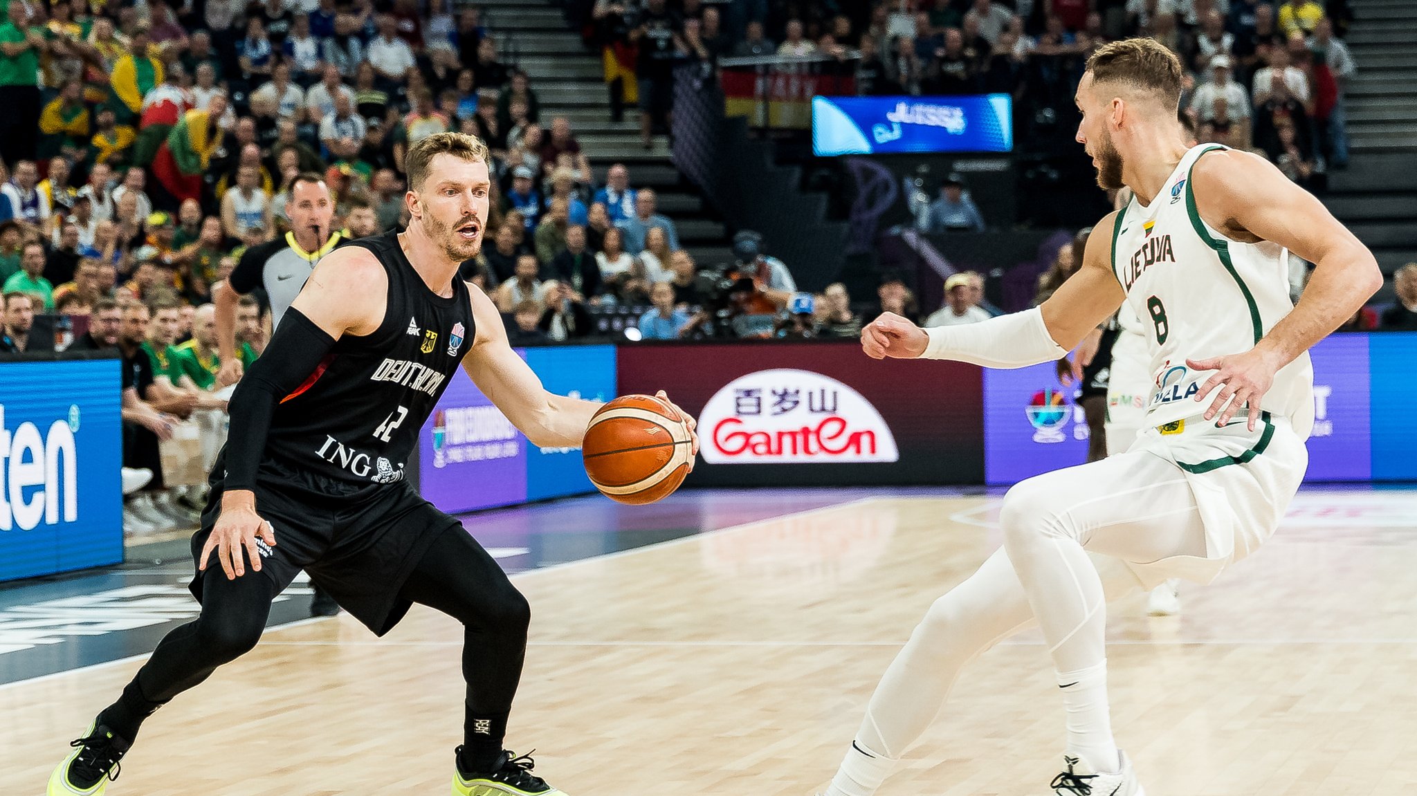 Basketball-EM: FC-Bayern-Star Andreas Obst dreht auf