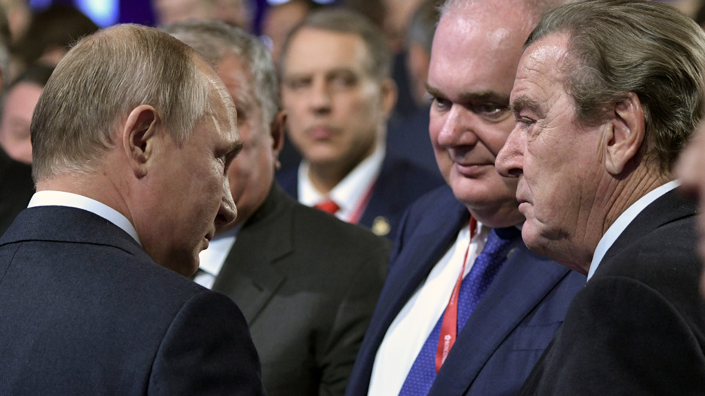 Altkanzler Schröder distanziert sich von Angriff Russlands