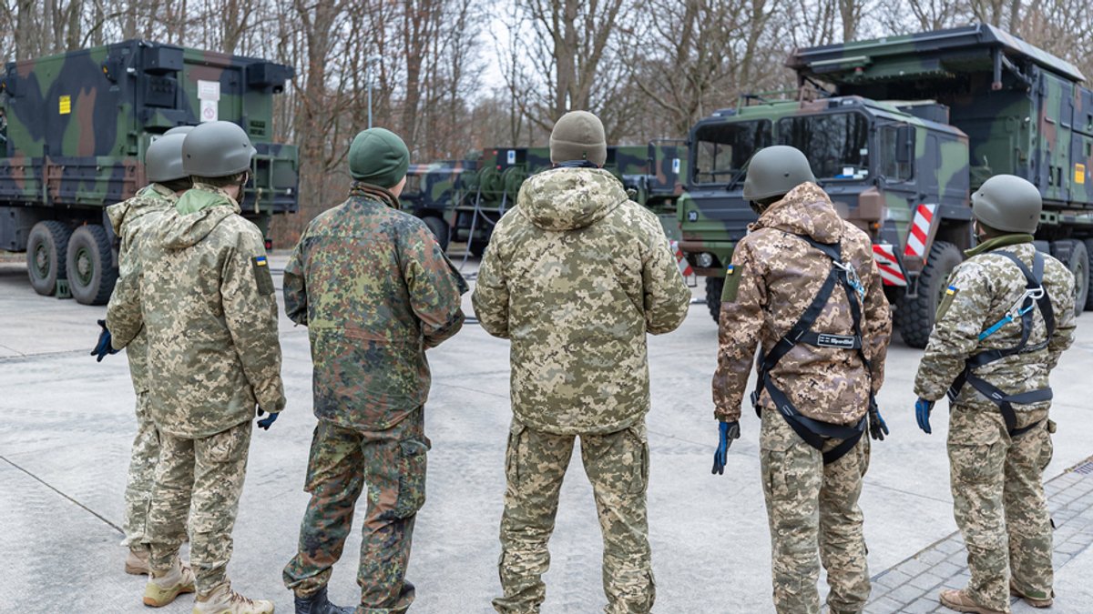 Ausbildung ukrainischer Soldaten (Symbolbild)