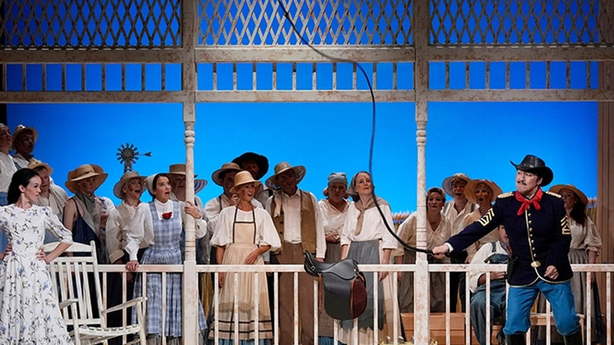 Szene aus "Liebestrank" am Landestheater Passau, September 2023