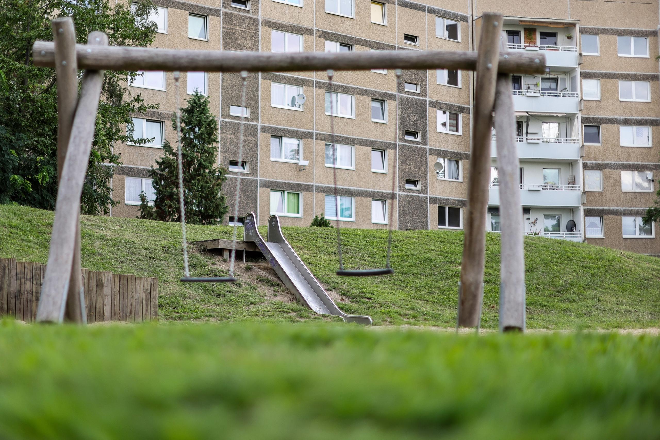 Ein leerer Spielplatz im Leipziger Stadtteil Grünau. 
