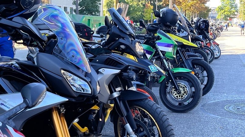 Sudelfeld-Sperrung: Motoraddemo dagegen, Offener Brief dafür | Bild: BR/ Bohrer-Glas Sudelfeld-Sperrung: Motoraddemo dagegen, Offener Brief dafür