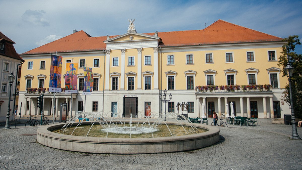 Freude in Regensburg: "Stadttheater" wird "Staatstheater"