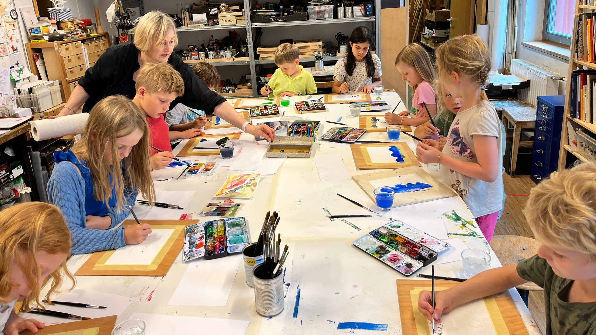 Kinder in der Jugendkunstschule in Gräfelfing